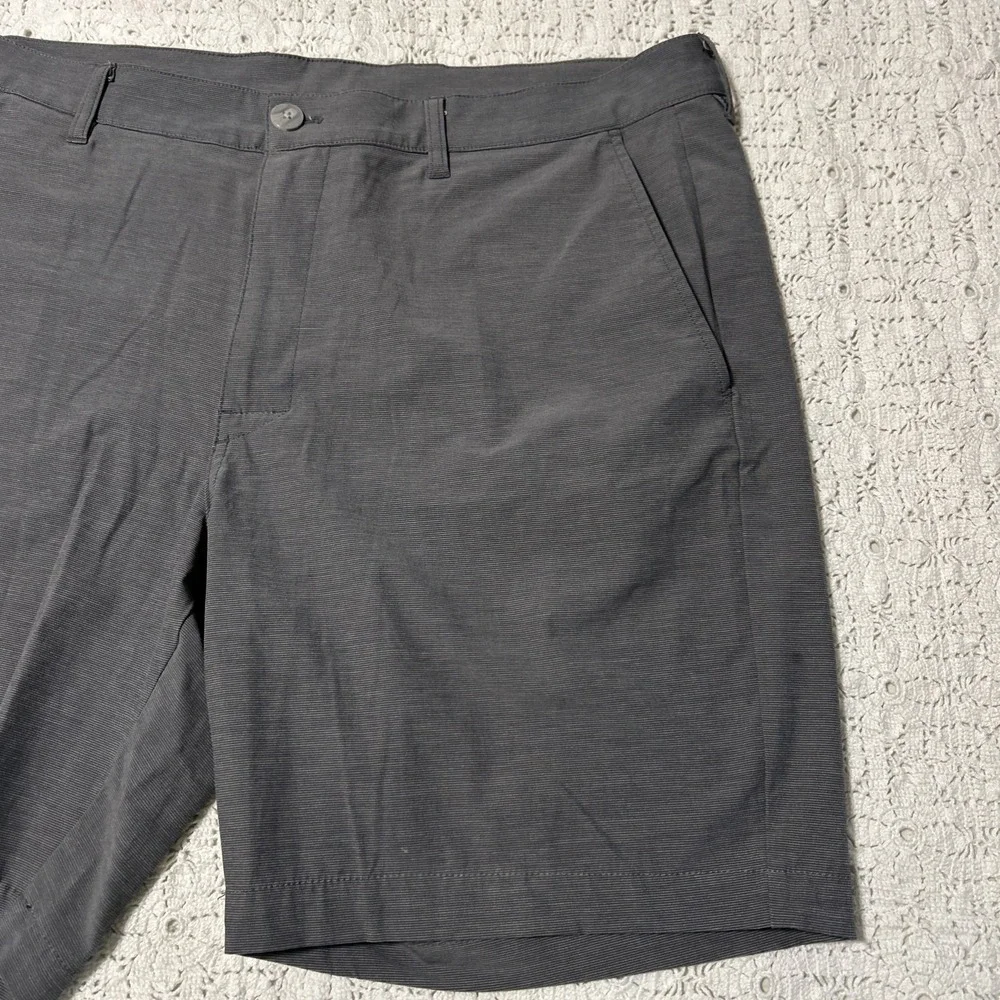 PGA Tour Men's Flat Front Flex Golf Stretch Shorts Size 38 Gray Stripe